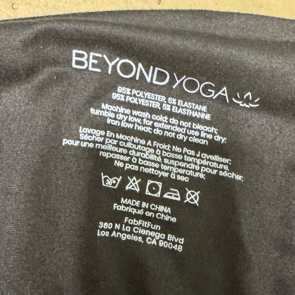 Beyond Yoga Pocket Infinity Scarf - Picture 5 of 6